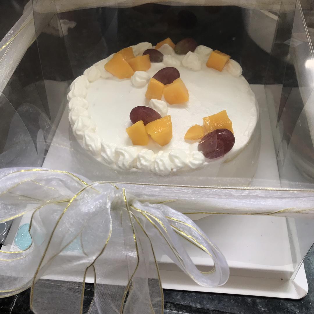 奶油水果装饰蛋糕