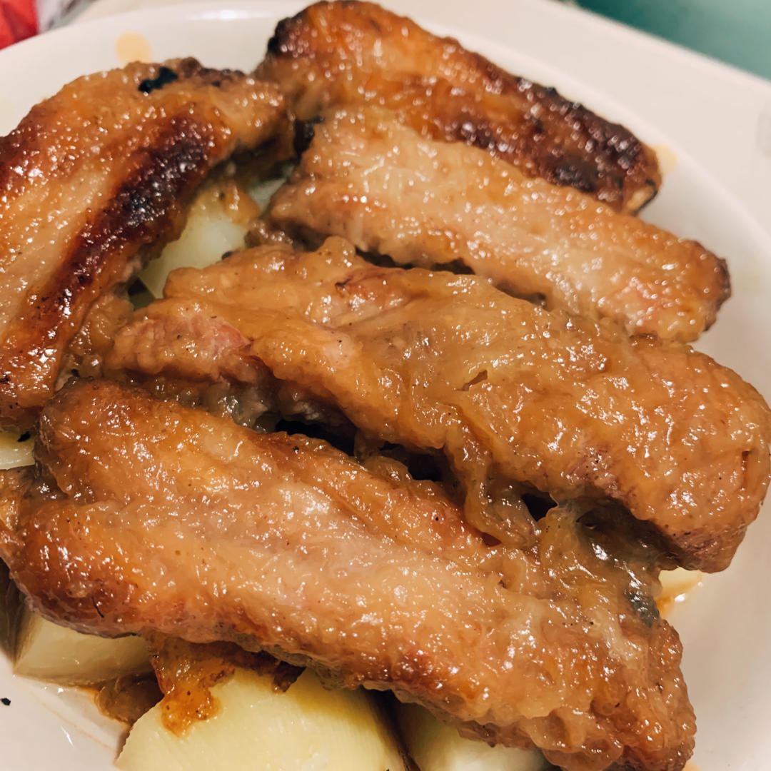 香酥排骨蒸土豆