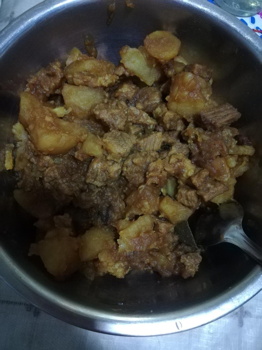 土豆炖牛肉