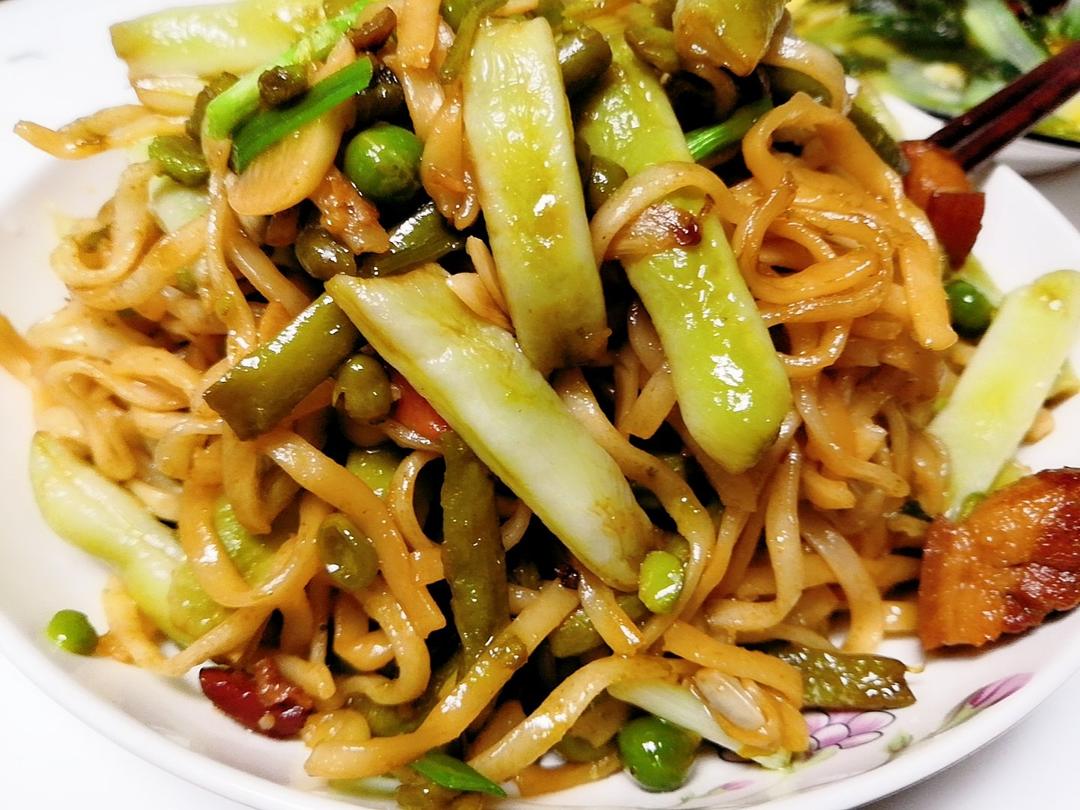 快手菜豆角闷面