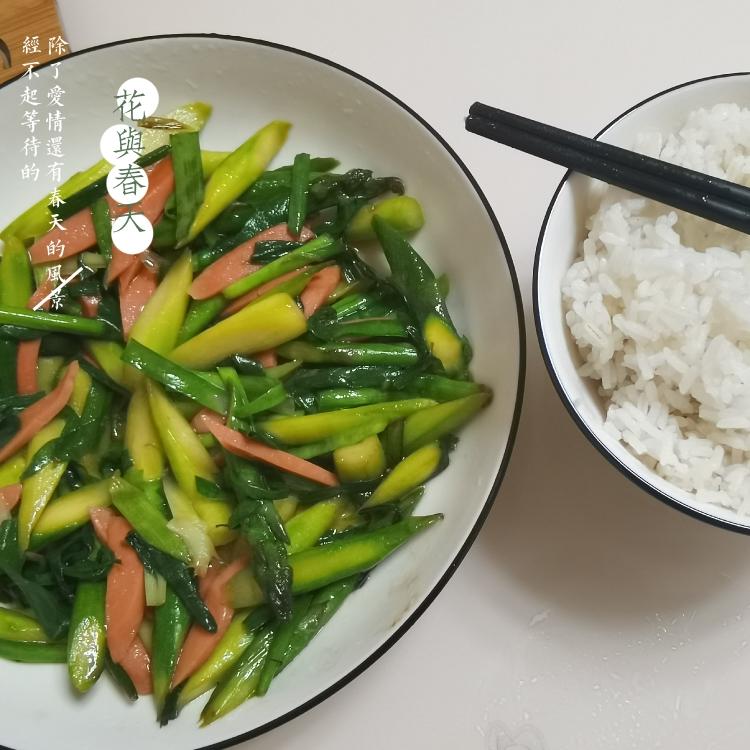 超简单可口的芦笋炒火腿肠的做法