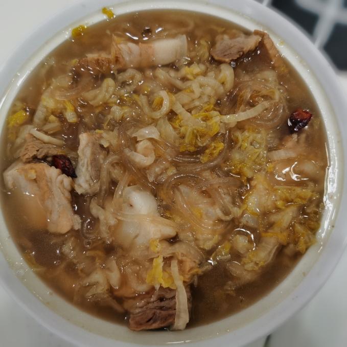 猪肉酸菜炖粉条的做法