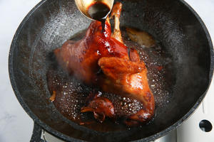 在家也能驾驭的豉油鸡的做法 步骤8