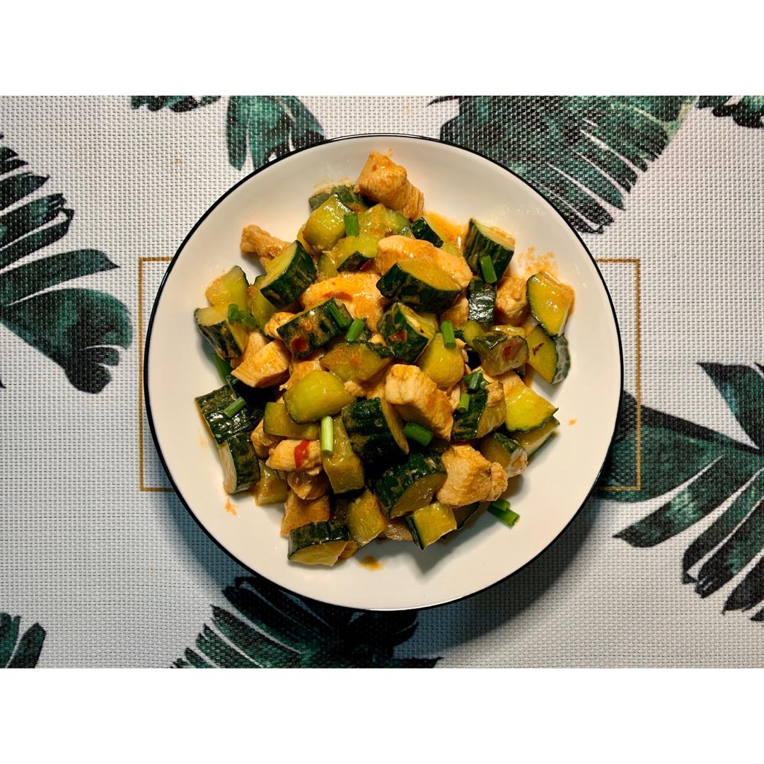 好吃不胖‼️低脂低热量 超简单青瓜炒鸡胸肉