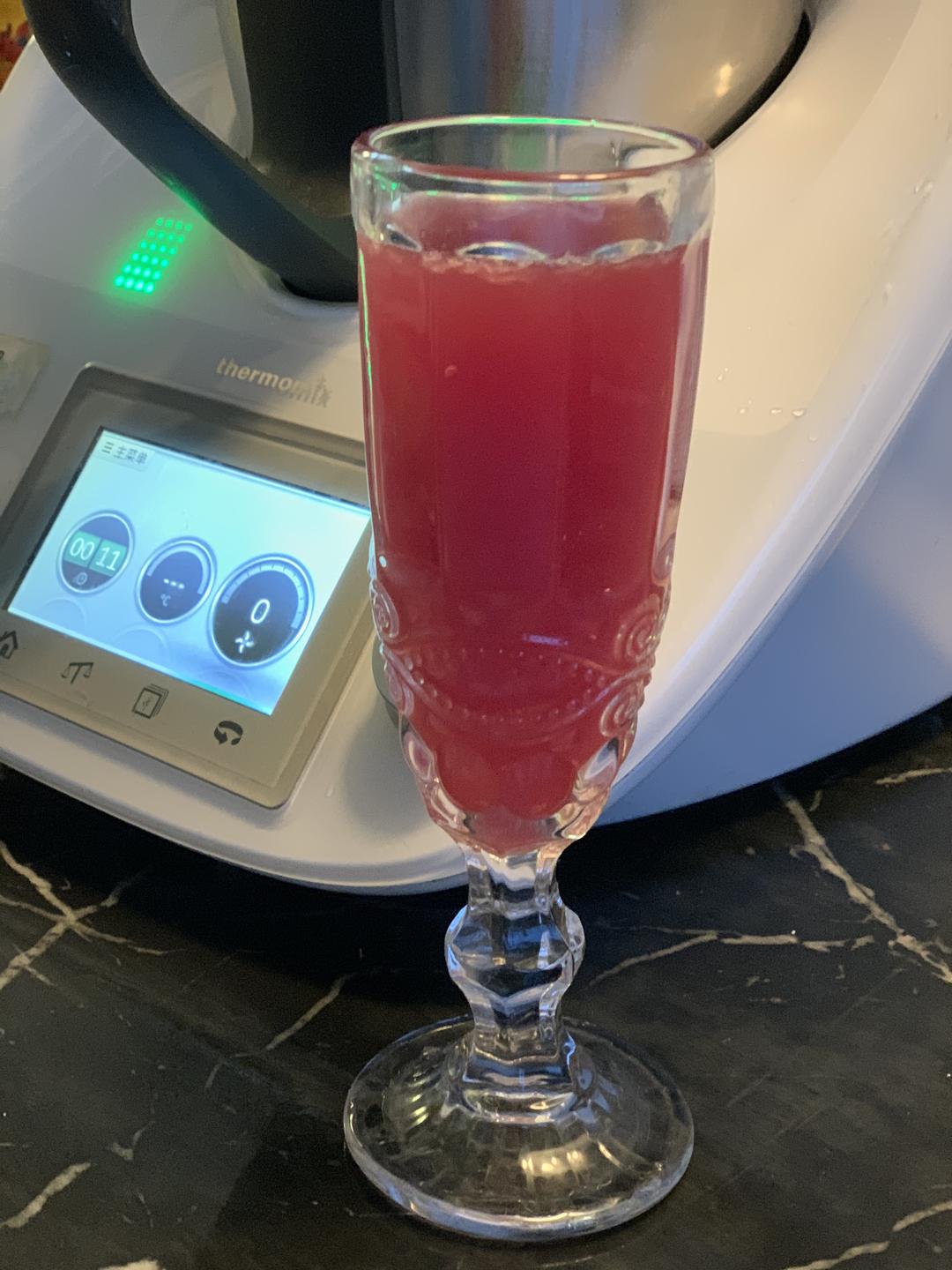 鲜榨石榴汁的做法