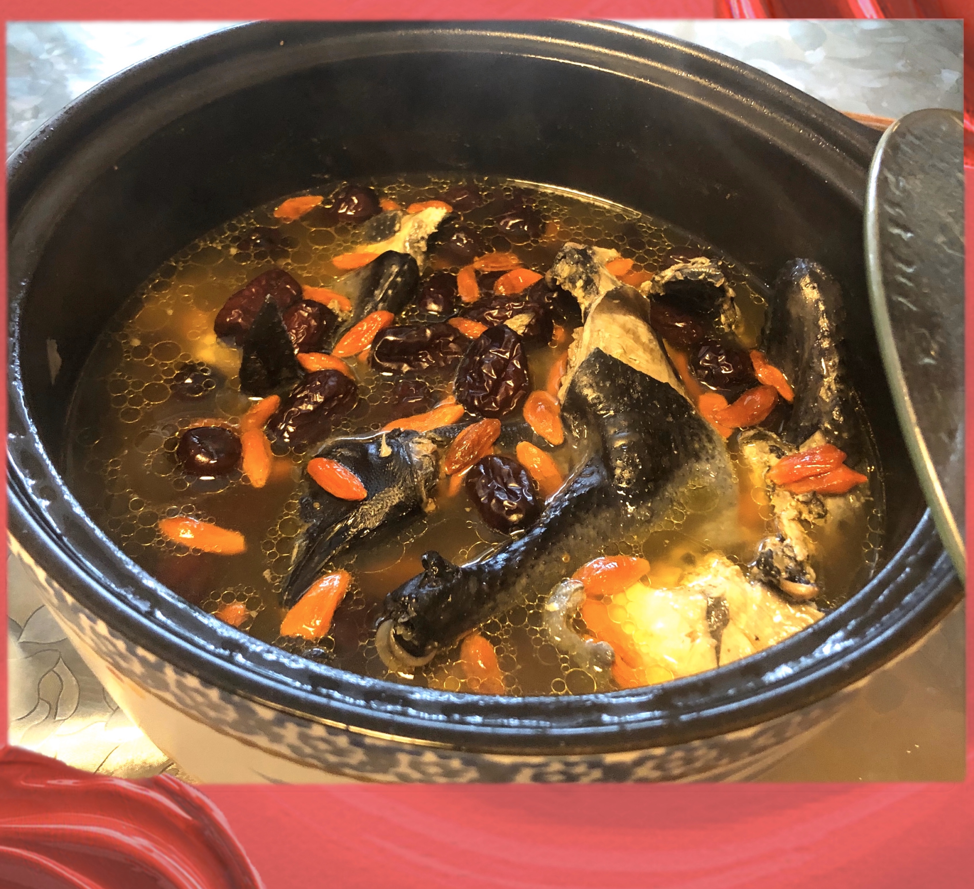 乌鸡红枣汤，滋补又美味的做法