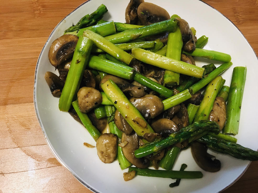 教你做最好吃的芦笋炒蘑菇 新手速get！