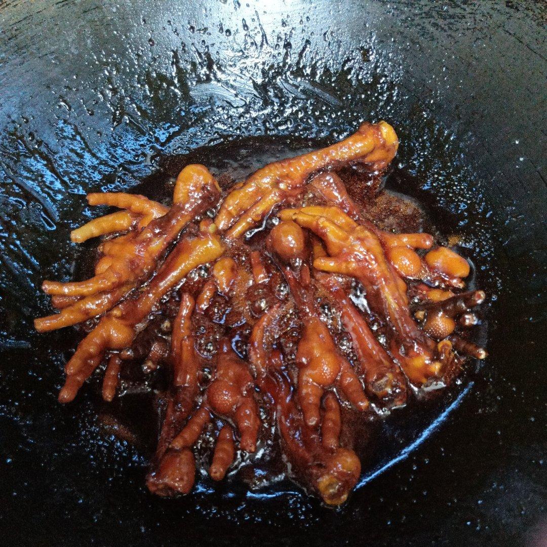 好吃到手指都吃掉的卤鸡爪