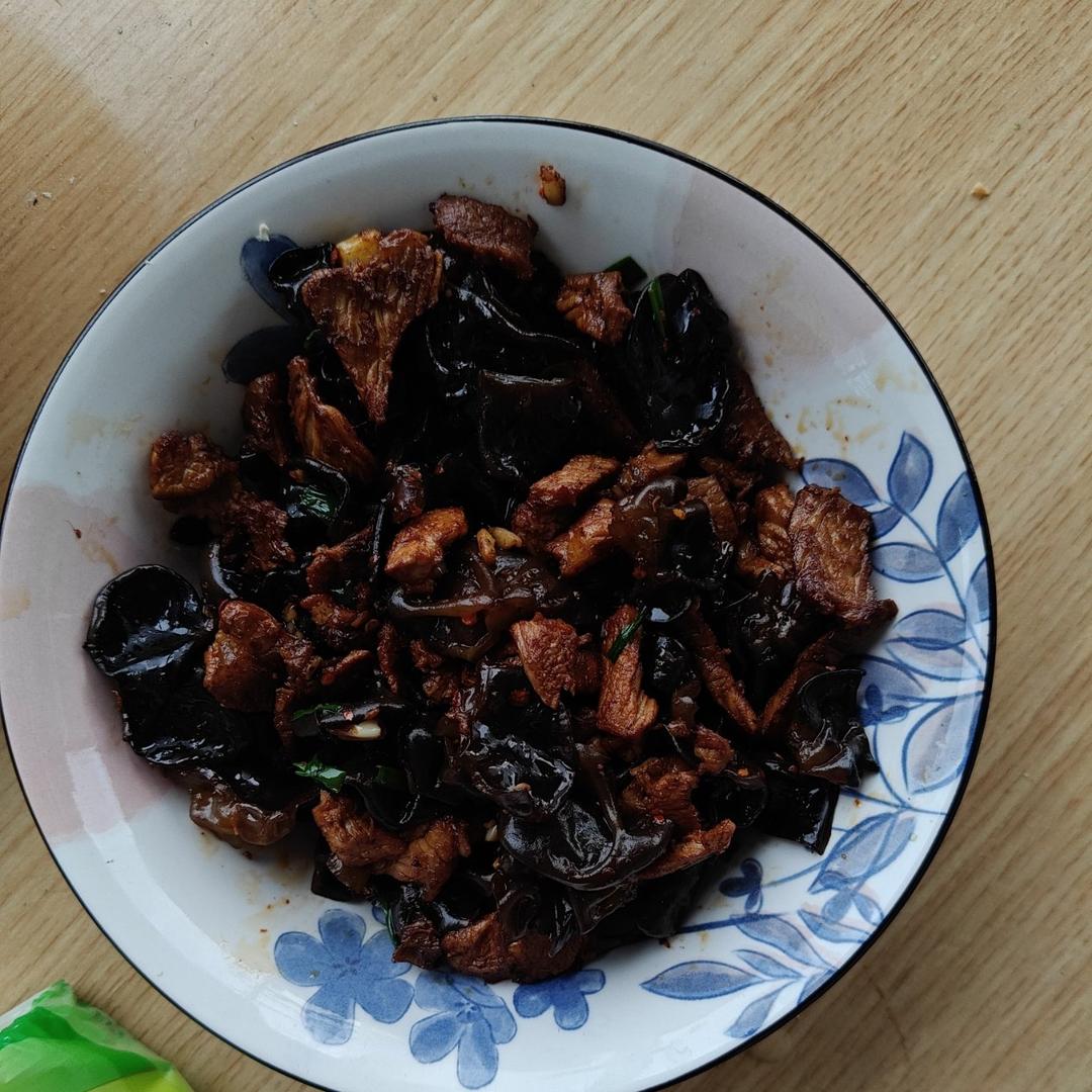 云耳炒肉