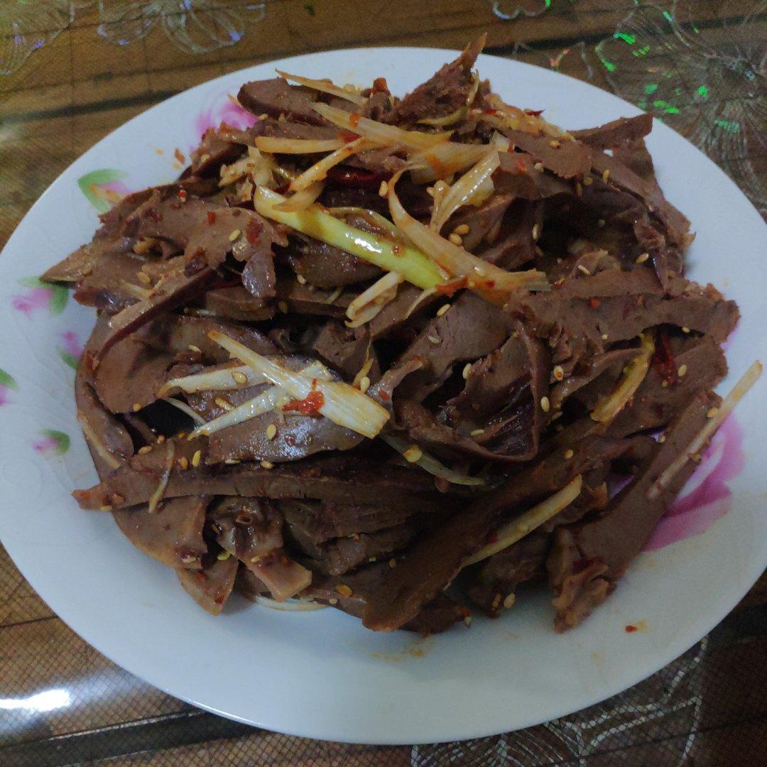 【凉拌猪心赛狗肉】