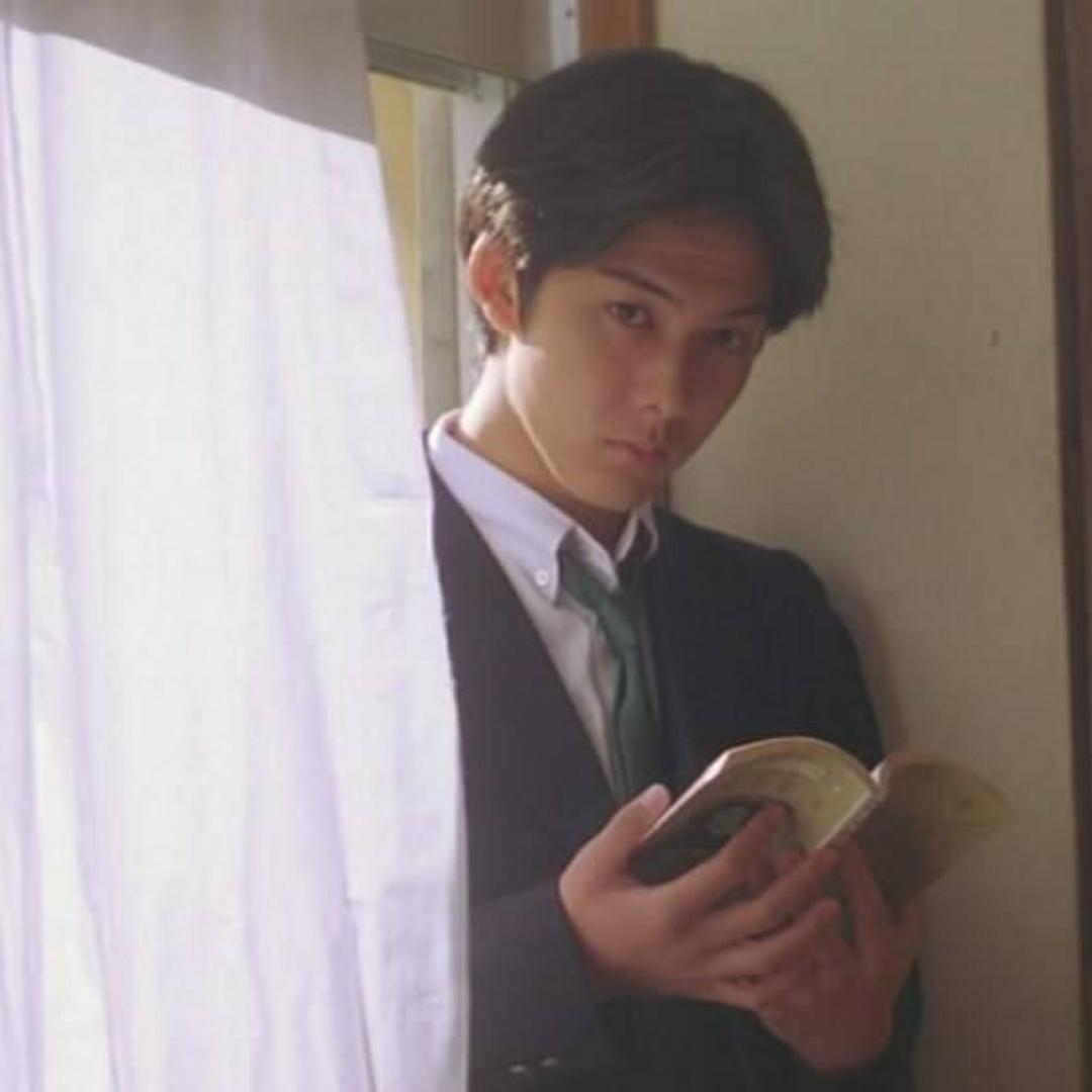 长痘痘的精致猪猪男孩