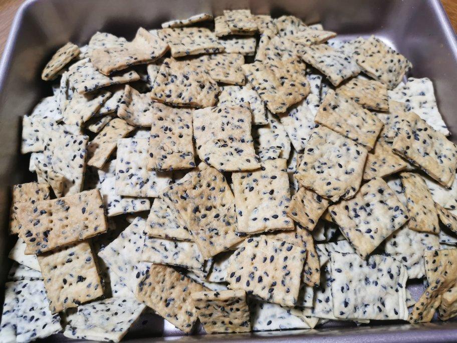 无糖黑芝麻苏打饼干