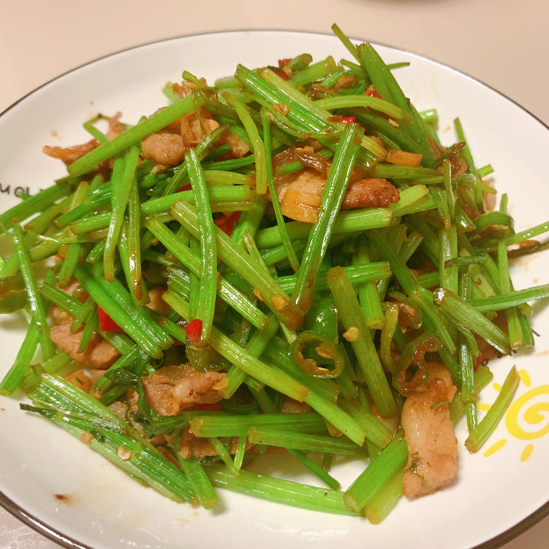 香芹炒肉家常下饭菜！