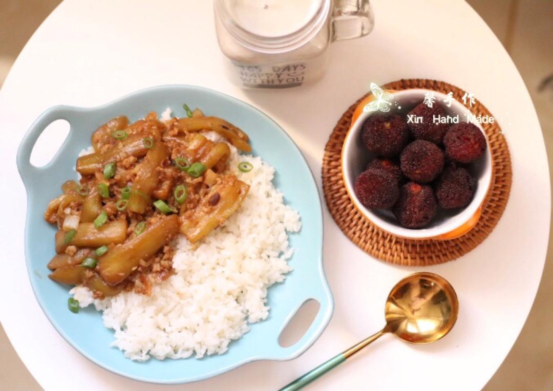 超级好吃又简单的茄子焖面