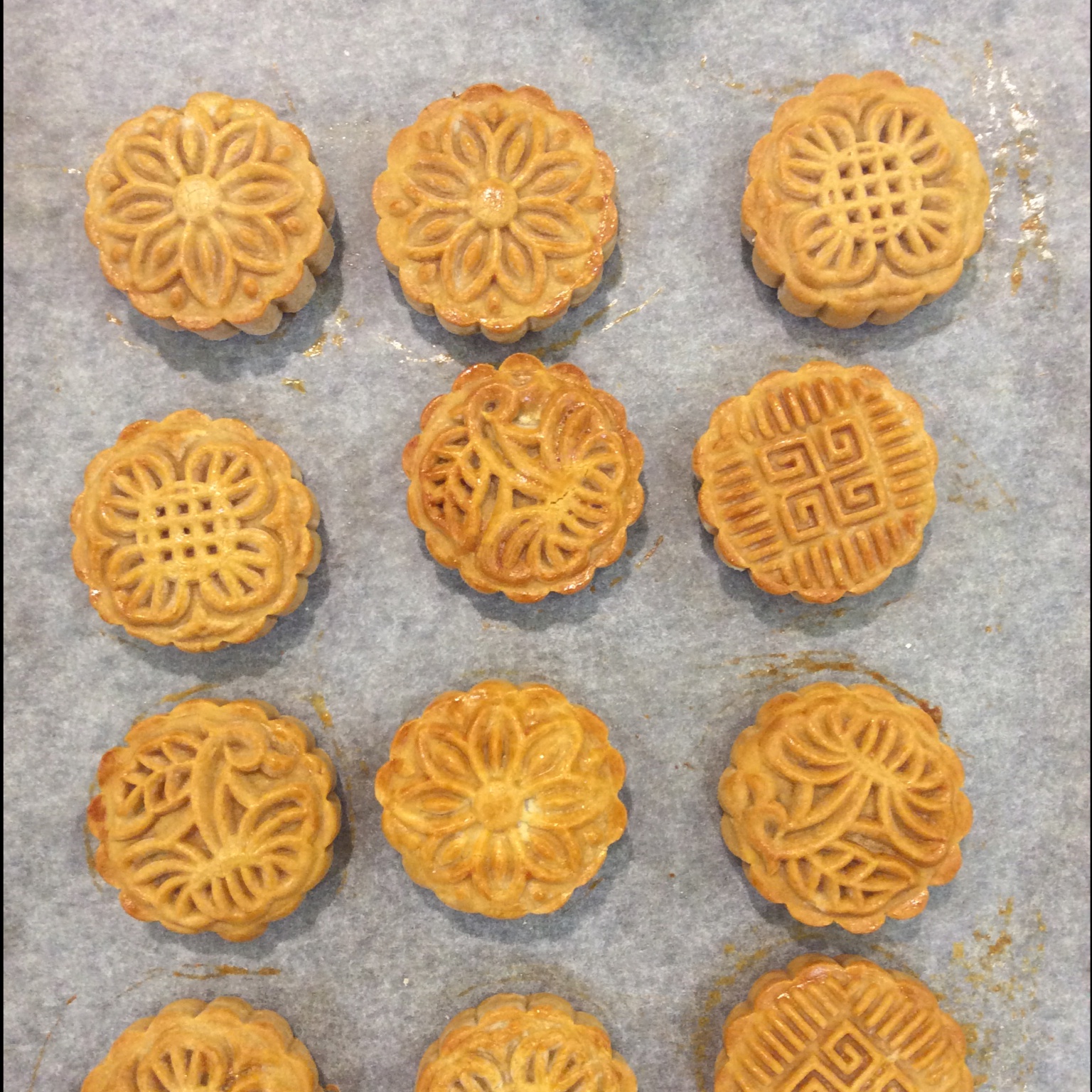 广式月饼—蛋黄莲蓉月饼