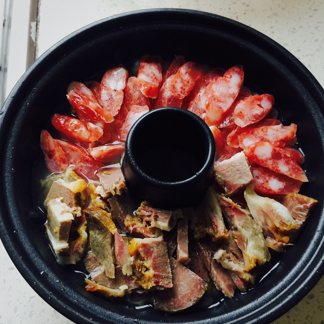 懒人版微波炉腊味煲仔饭