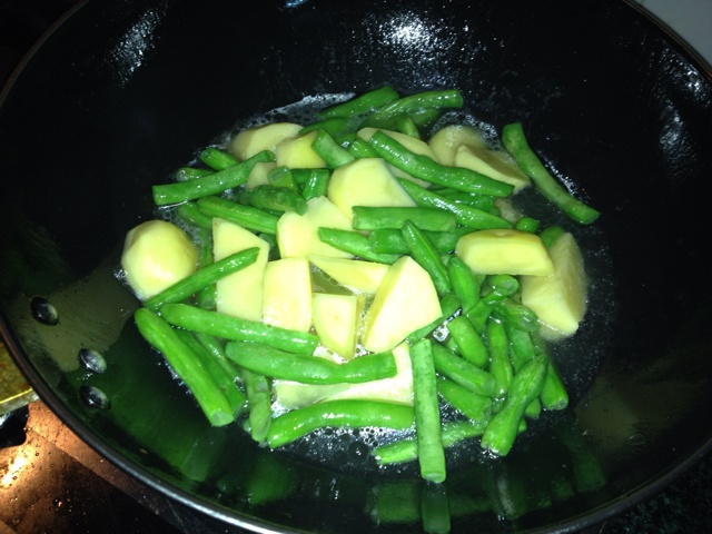 土豆炖豆角