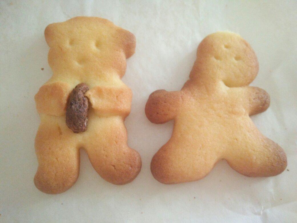 小熊抱杏仁饼干