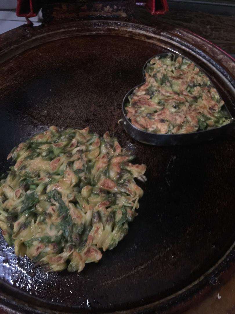 少面粉少盐的槐花饼