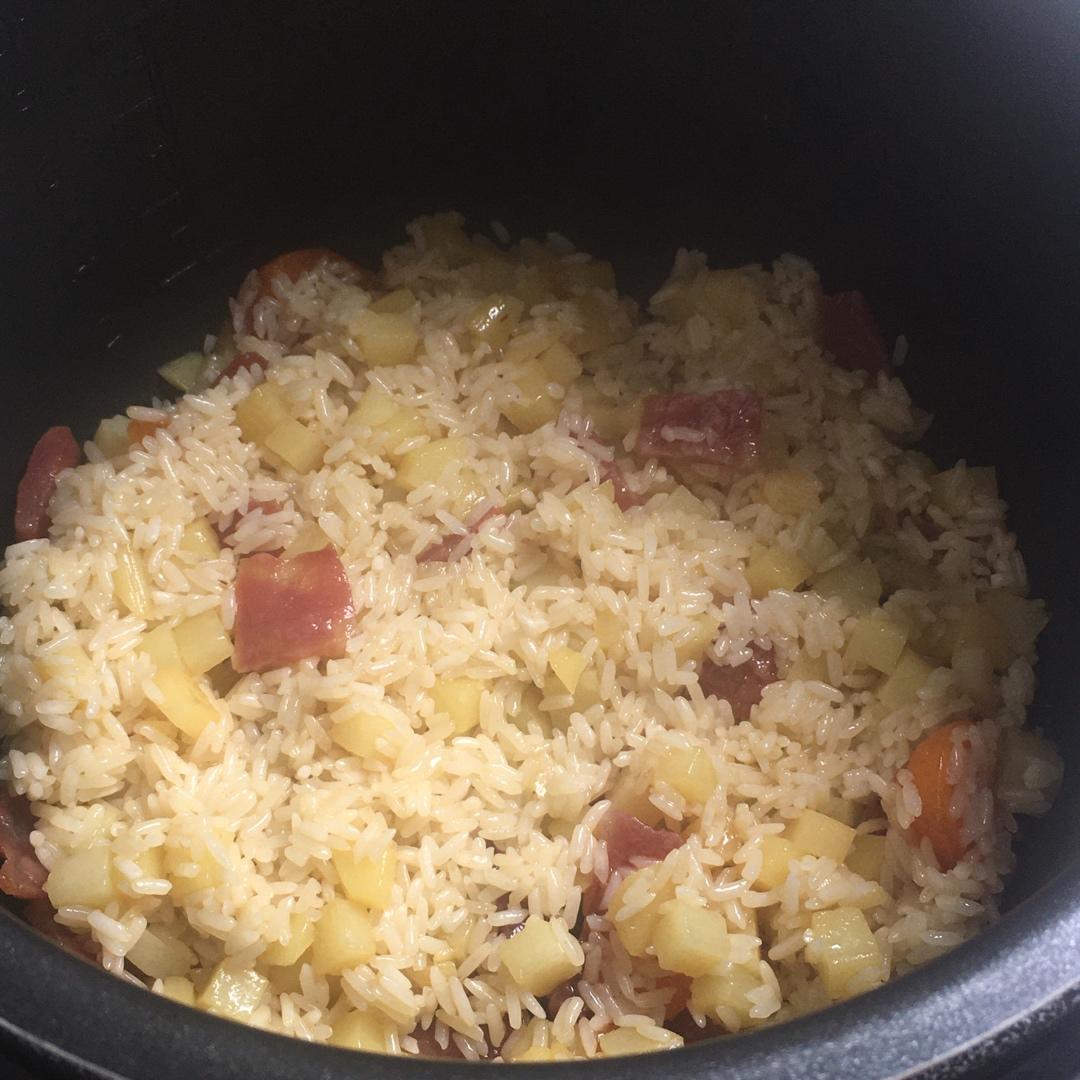 香肠豌豆糯米饭