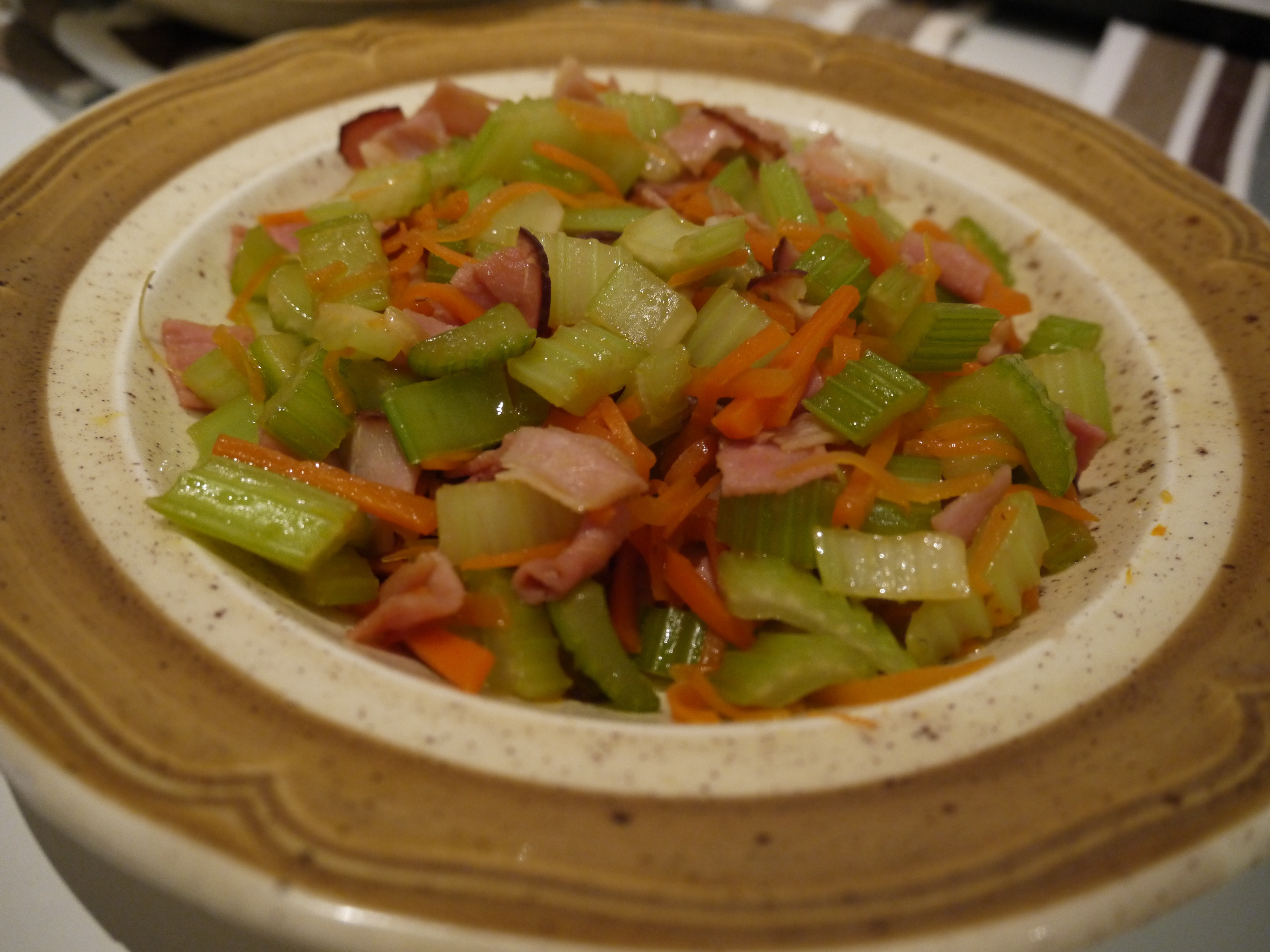耗油芹菜胡萝卜丝