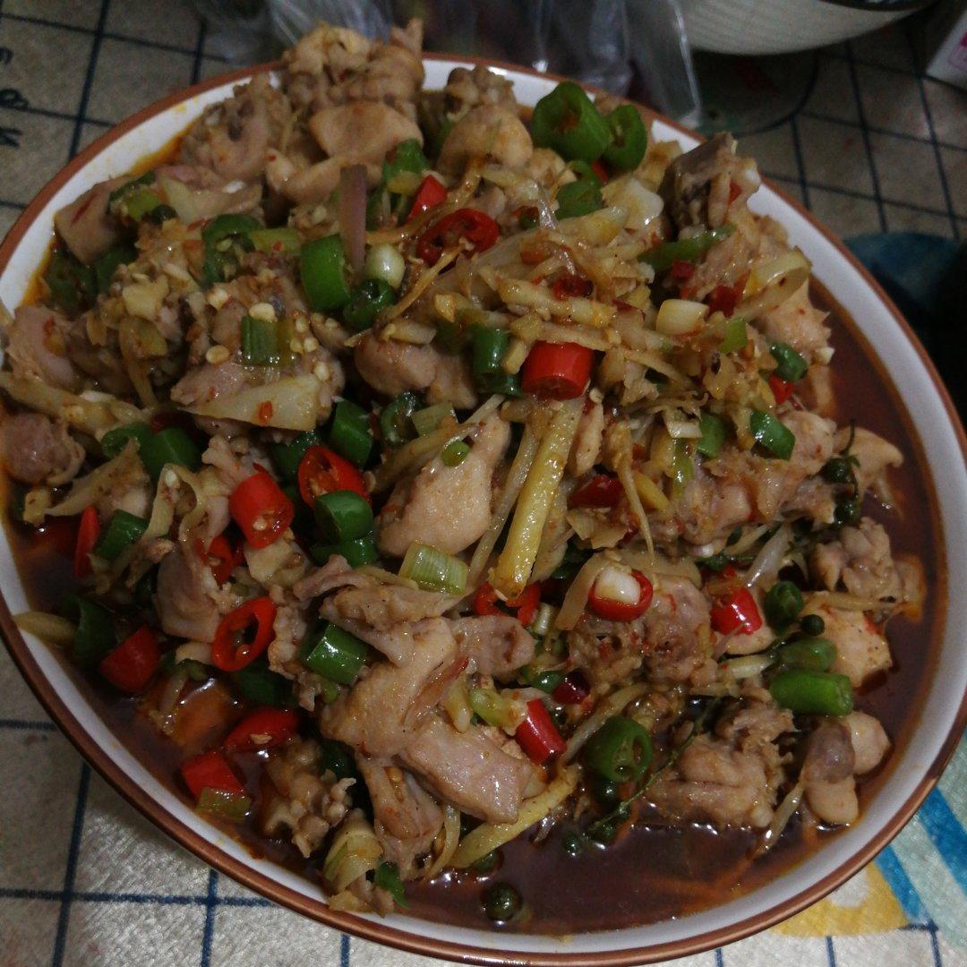 厨师长教你：自贡名菜“鲜锅兔”的家常做法，味道很赞先收藏起来