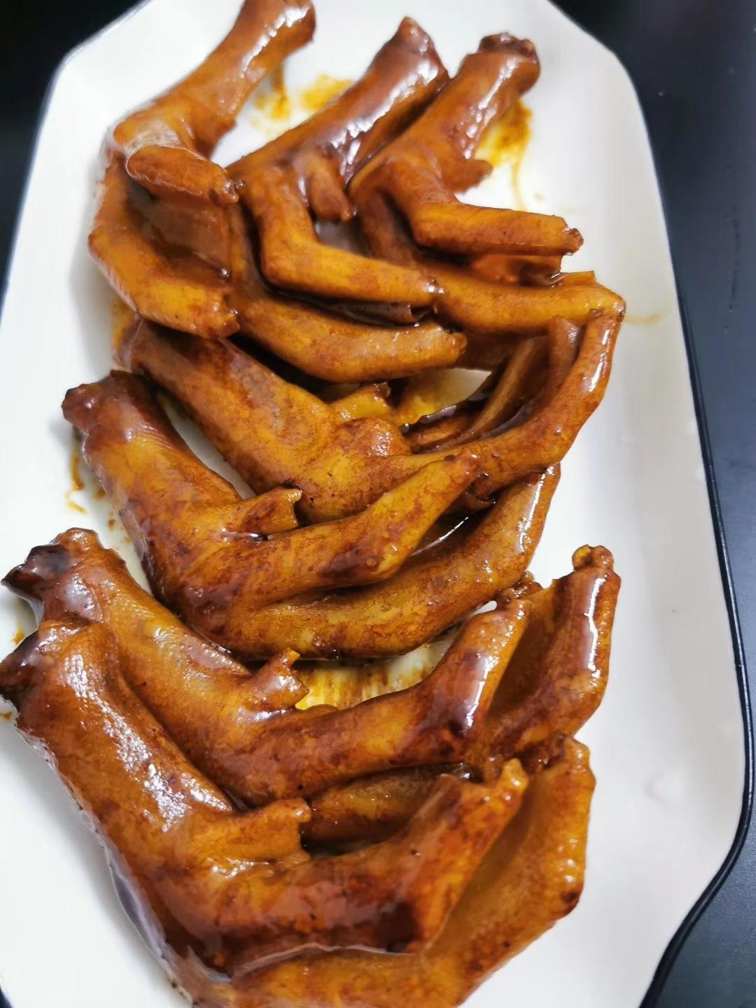 焖烧鸡爪的做法