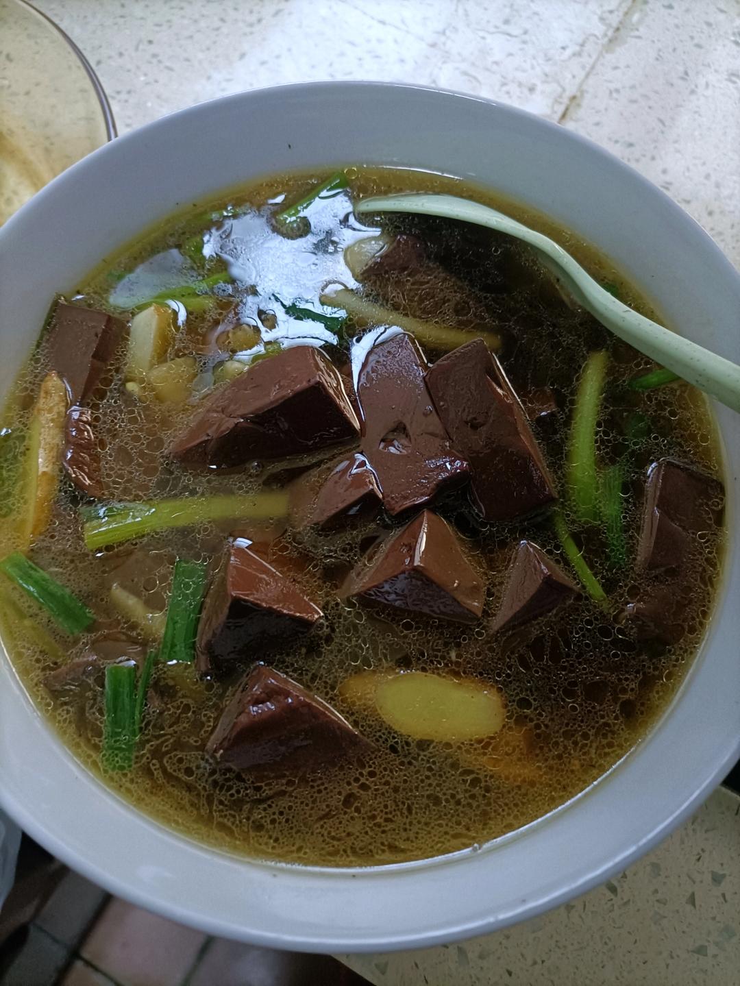 美味抗癌家常菜——只需3步的美味猪血汤