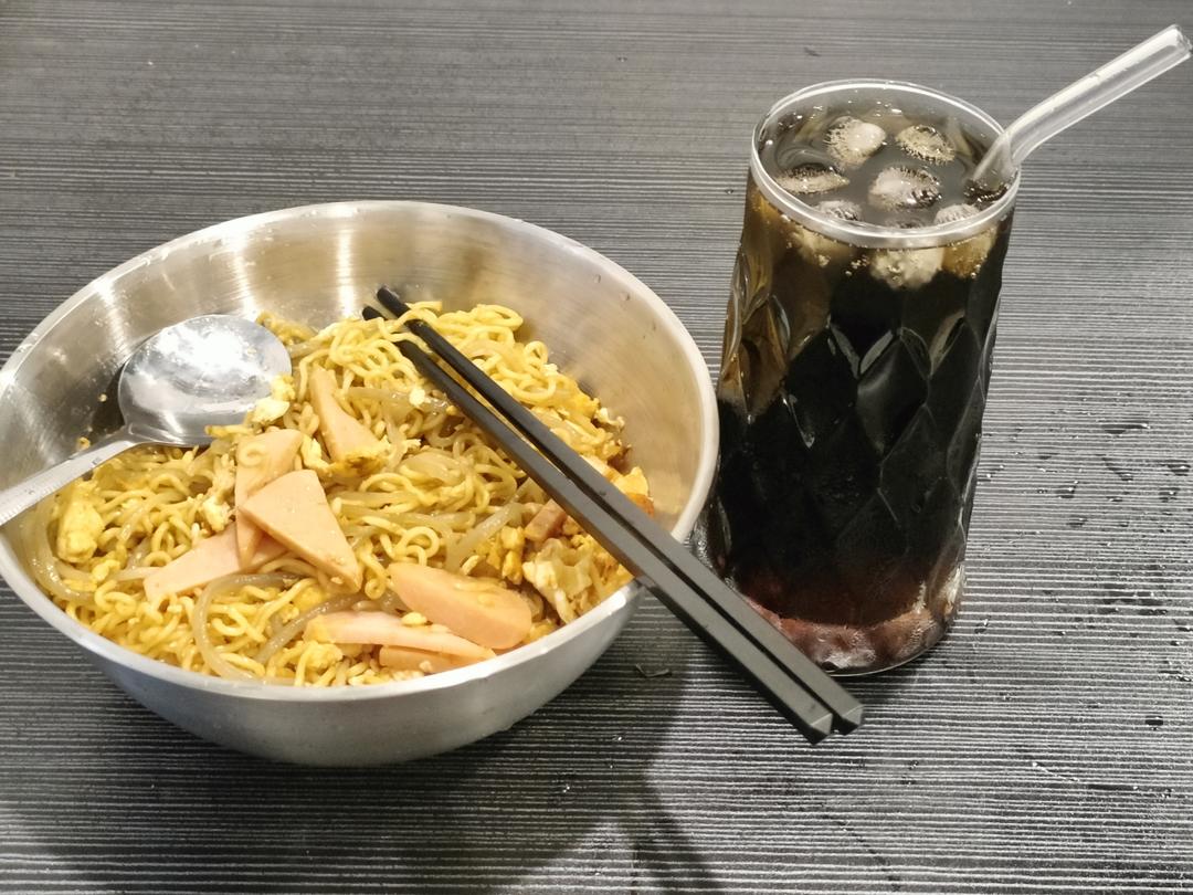 秒杀路边摊的炒方便面