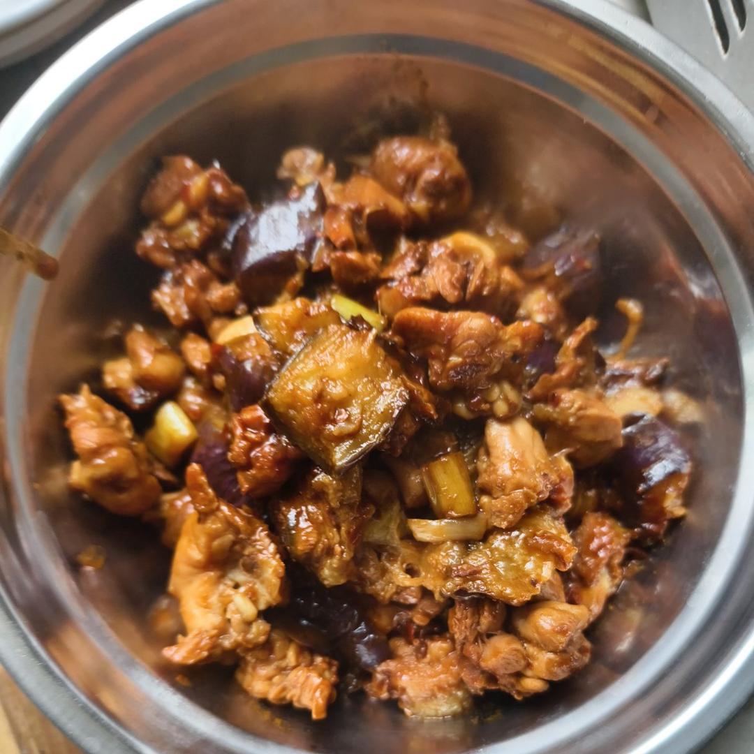 茄子炖鸡肉