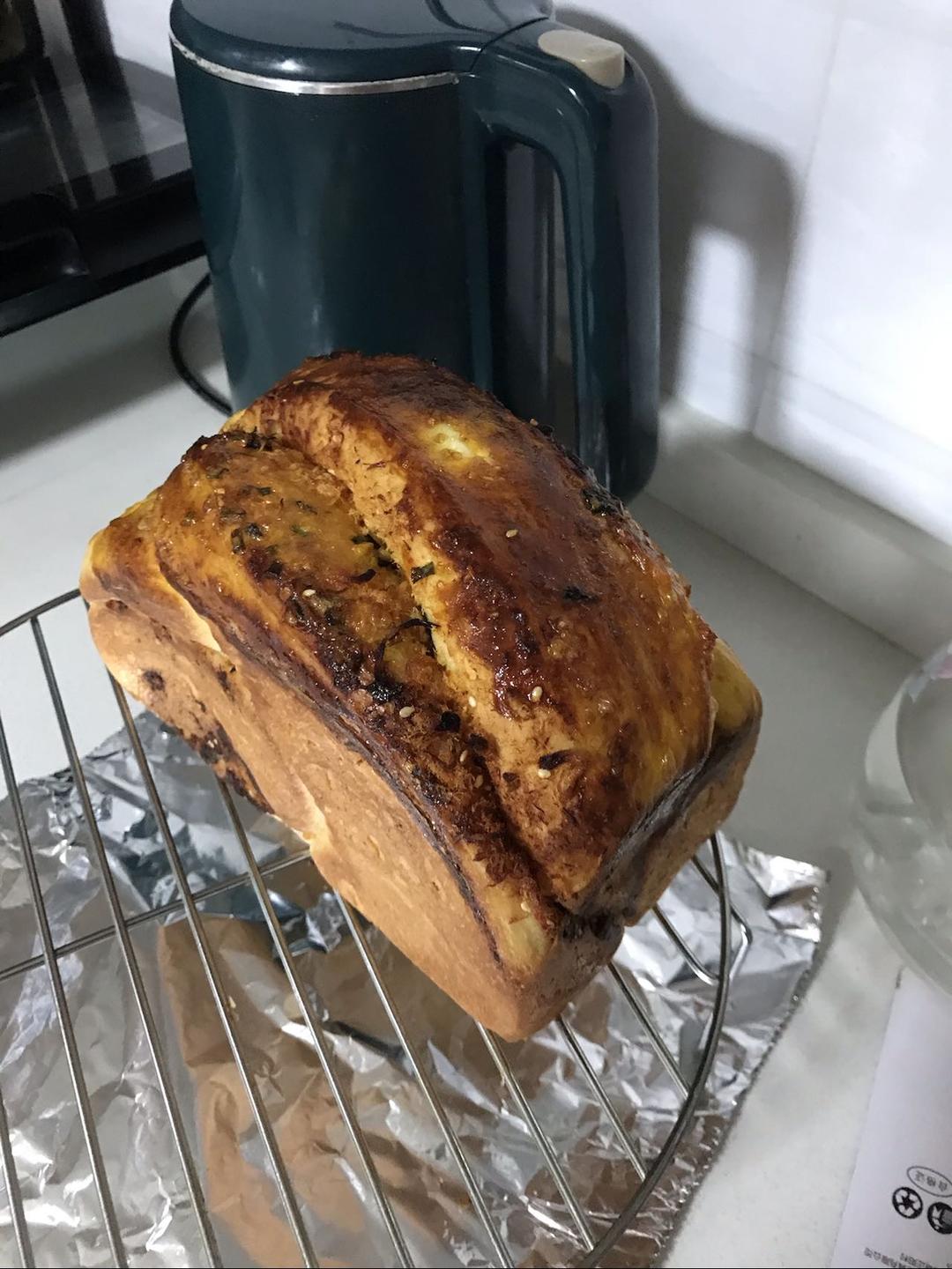 香葱肉松手撕吐司