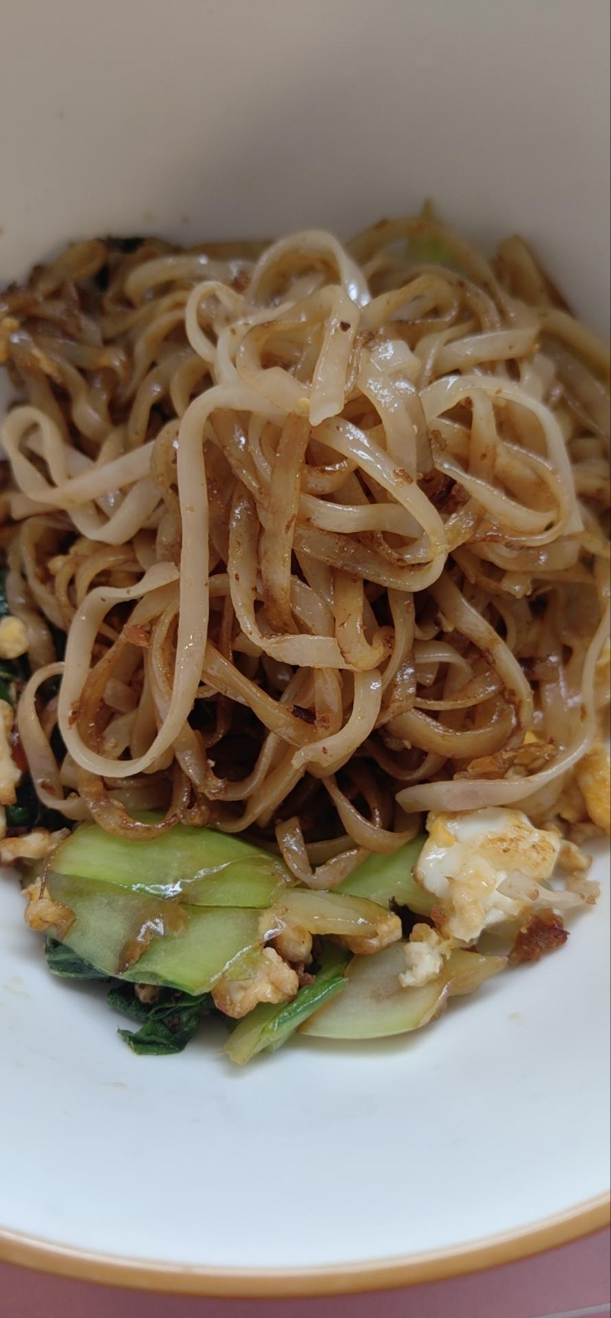 路边摊的炒河粉