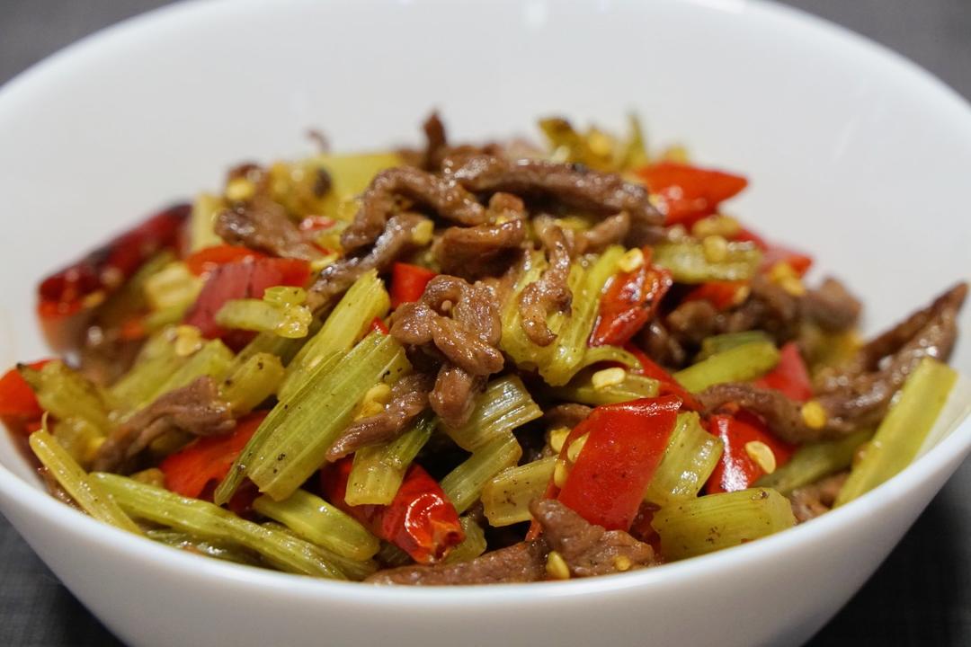 芹菜炒肉