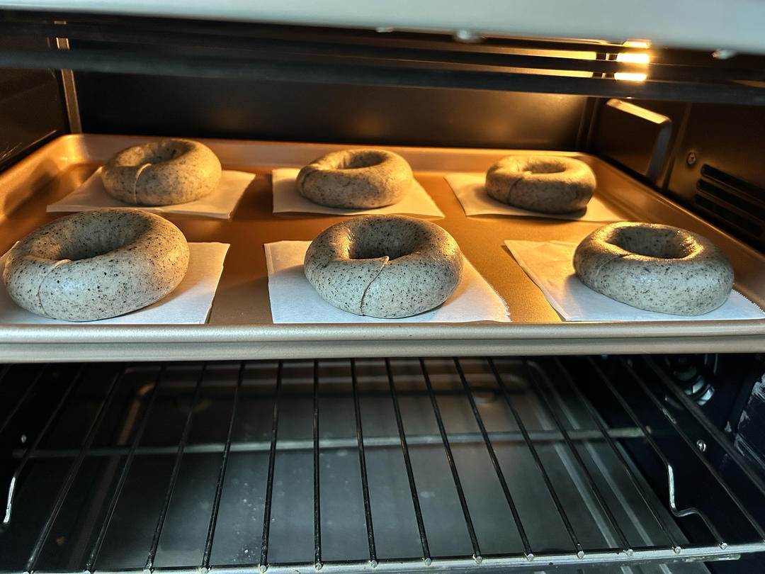 双倍黑芝麻奶酥贝果🥯一起吃养生贝果吧