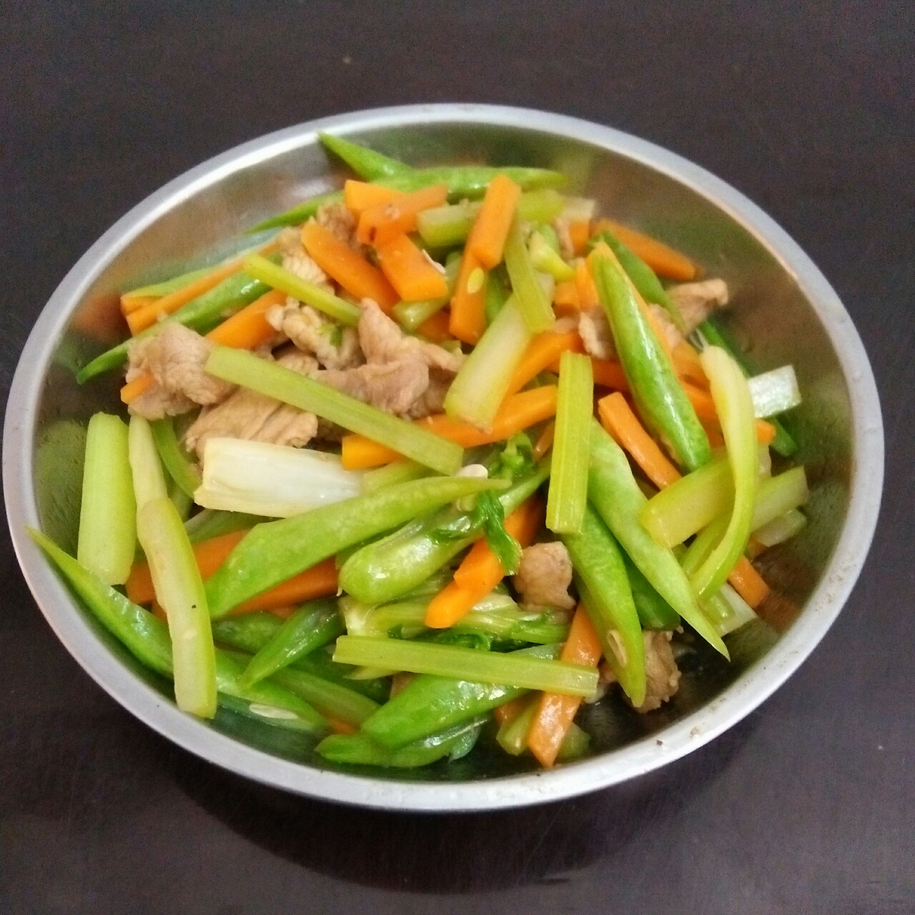 芹菜炒肉