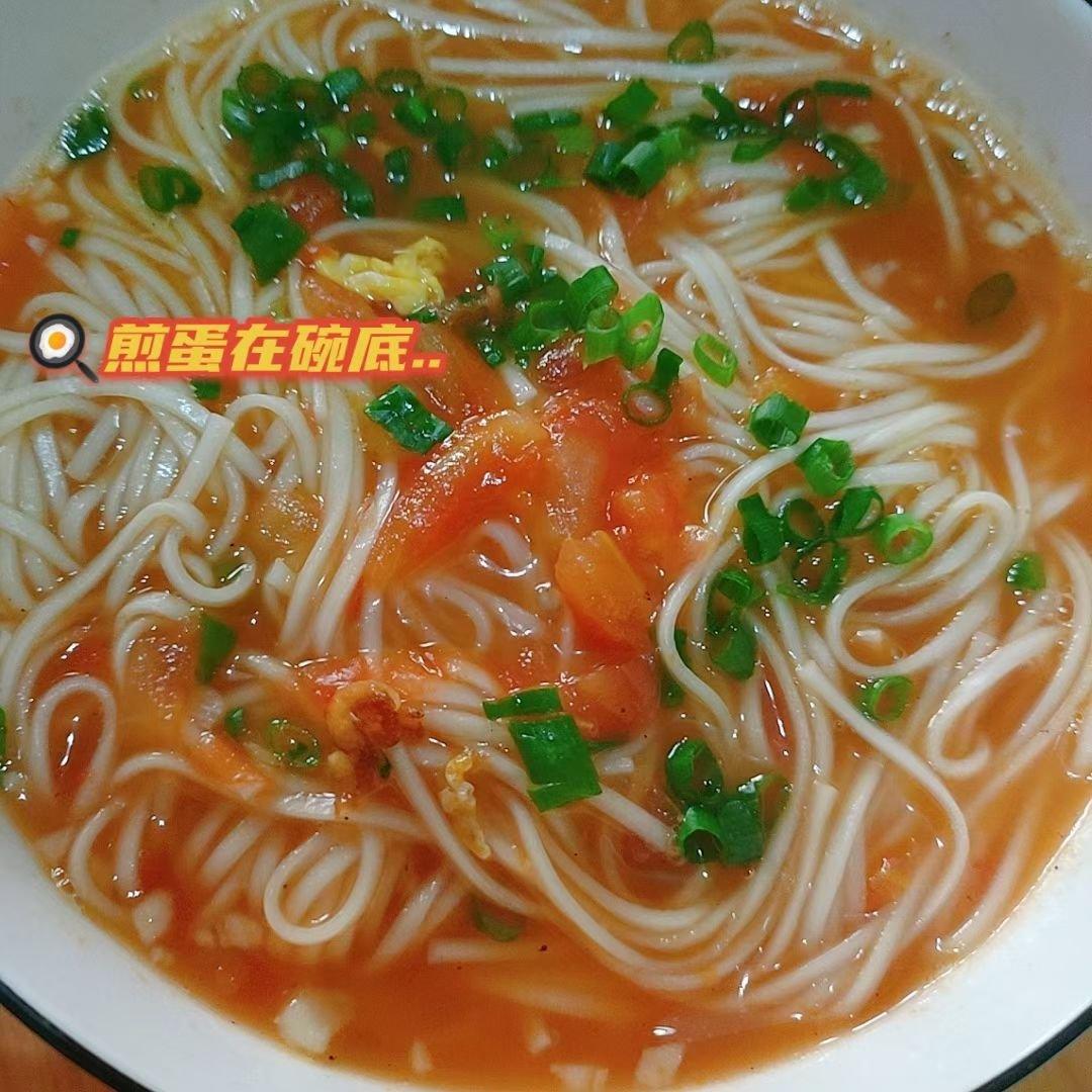 超美味浓郁汤汁番茄煎蛋面