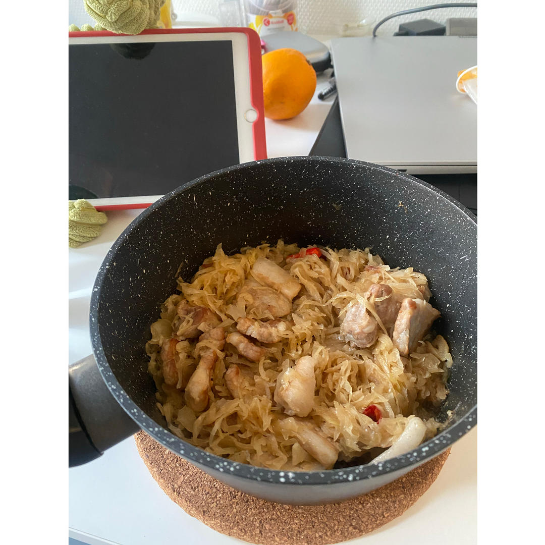 东北酸菜炖白肉