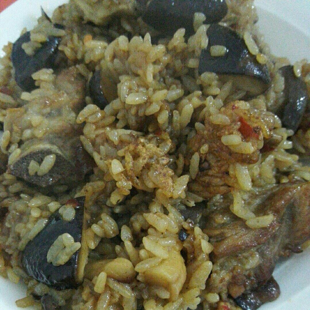 喷香排骨焖饭（爆好吃）