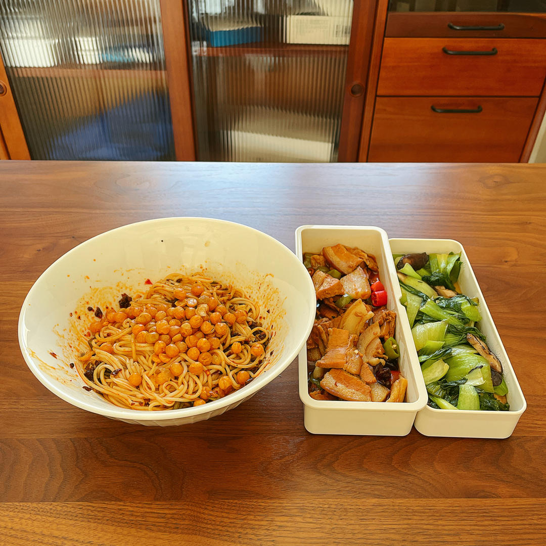 一人午食