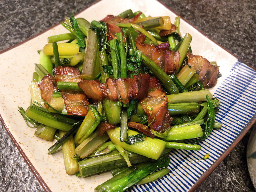 腊肉炒菜心
