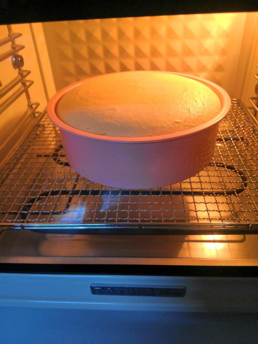 不凹底不塌陷的完美戚风蛋糕