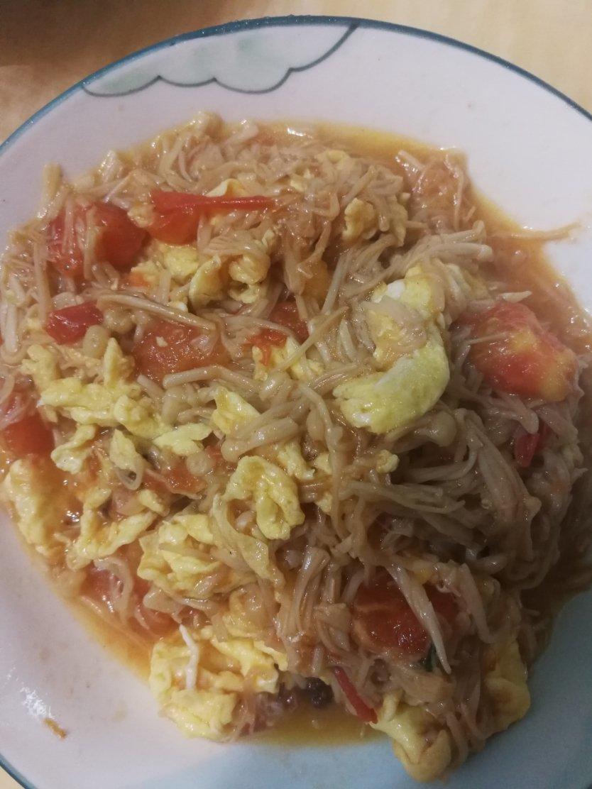 西红柿金针菇炒鸡蛋