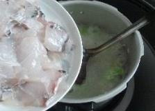 白嫩鲜鱼粥的做法 步骤11