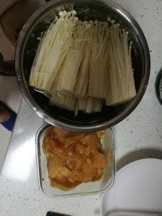 减肥食谱 | 金针菇蒸鸡胸肉367
