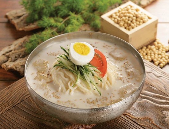 【韩食记】夏季特供健康料理--韩国豆浆冷面 콩국수的做法