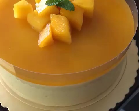 芒果慕斯蛋糕（戚风蛋糕底）的做法