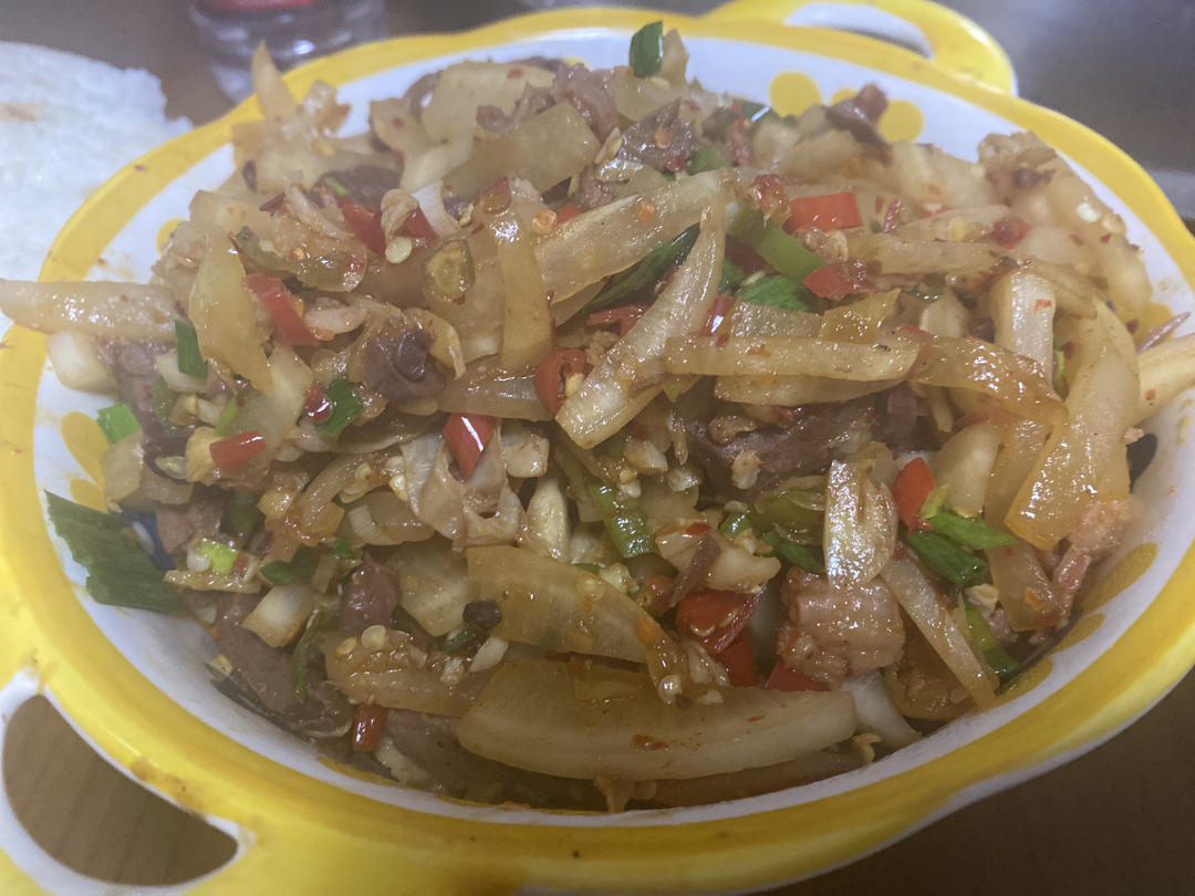 酸萝卜爆炒肚丝-酸萝卜炒牛百叶湘菜
