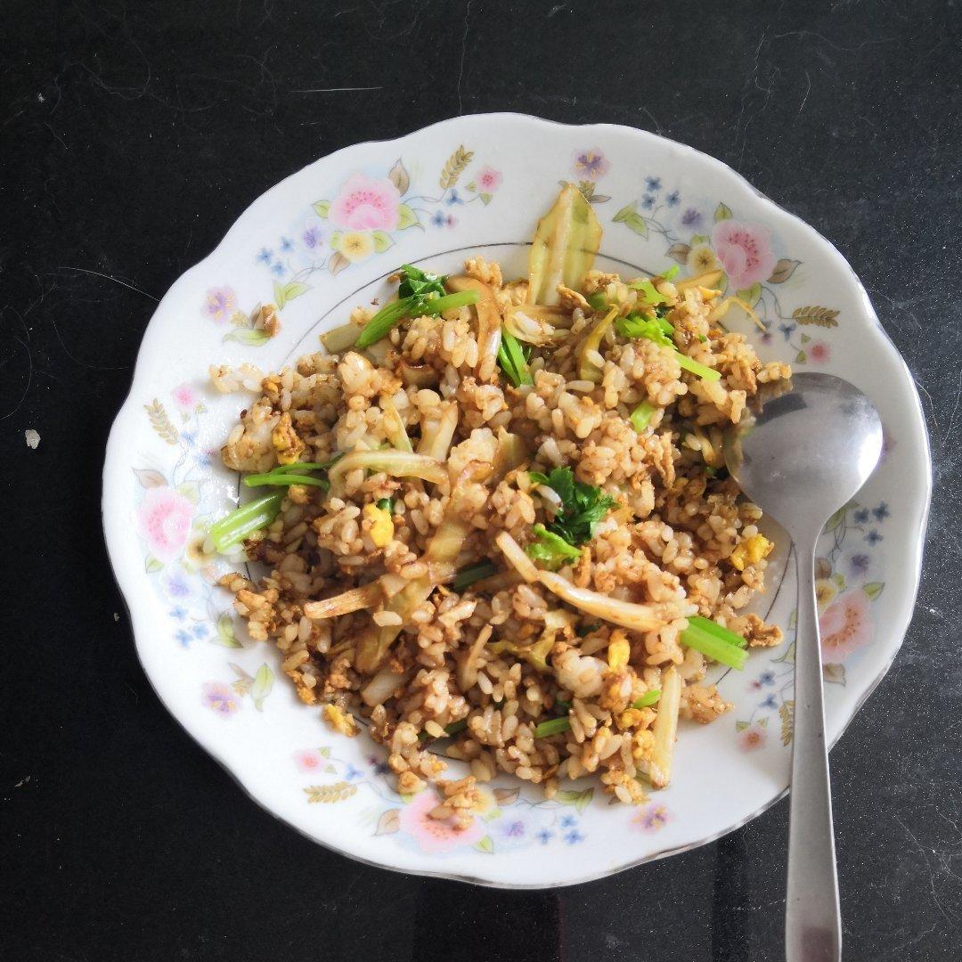 圆白菜酱油炒饭