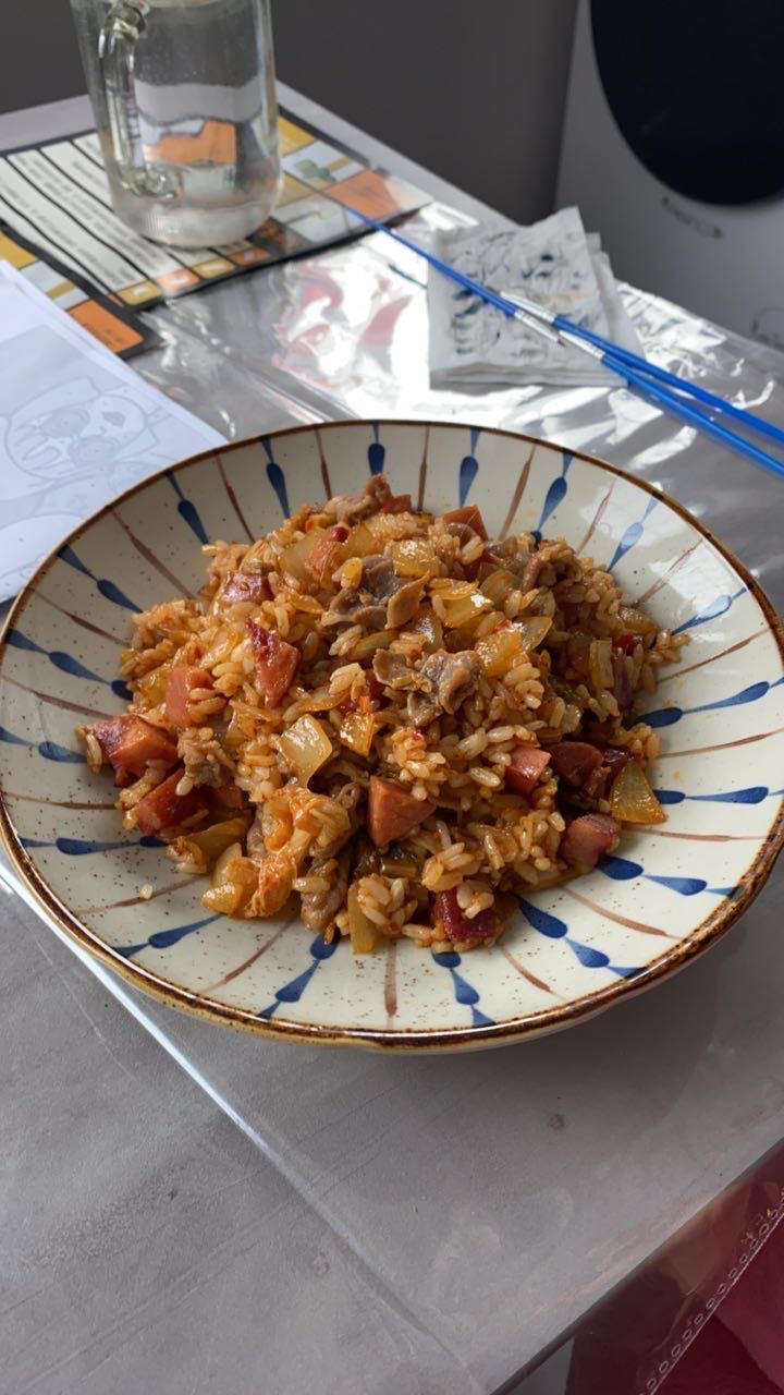 减肥路上的绊脚饭→辣白菜炒饭