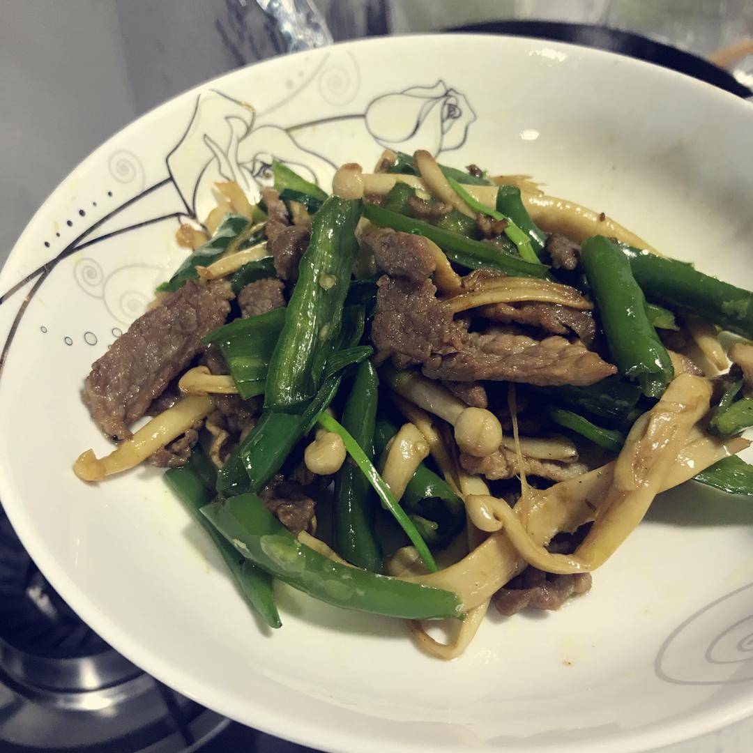 海鲜菇小炒肉
